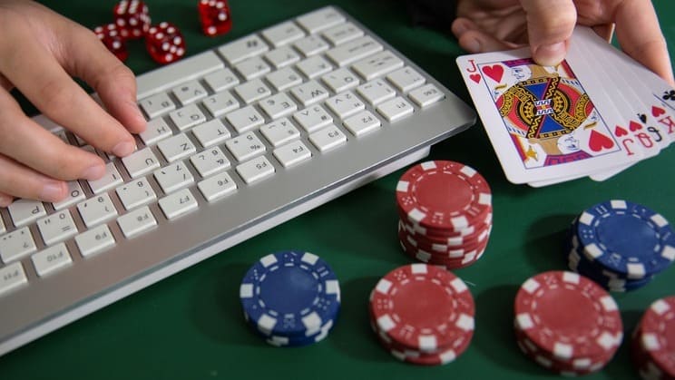 Tujuh Trik Bermain Poker Online Untuk Meningkatkan Skill Bermain Menjadi Lebih Baik